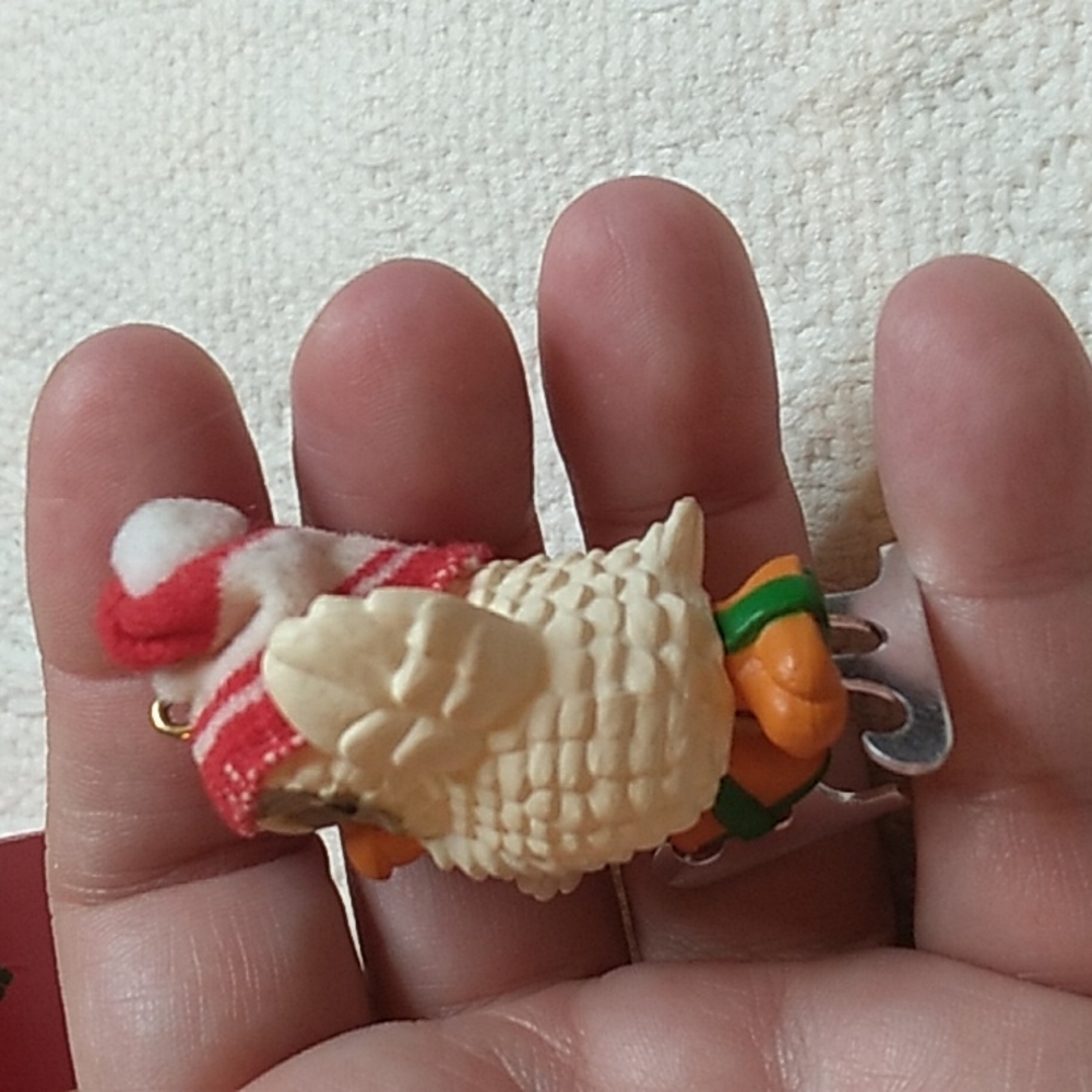 Vintage Hallmark Keepsake Ornament from 1985 Ice-Skating Owl - Picture 4 of 9